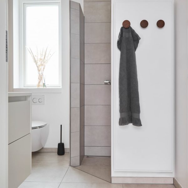 P5 Vertical radiator in bathroom