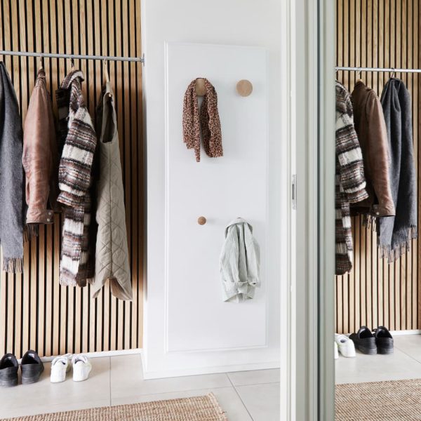 P5 Vertical radiator in entrance